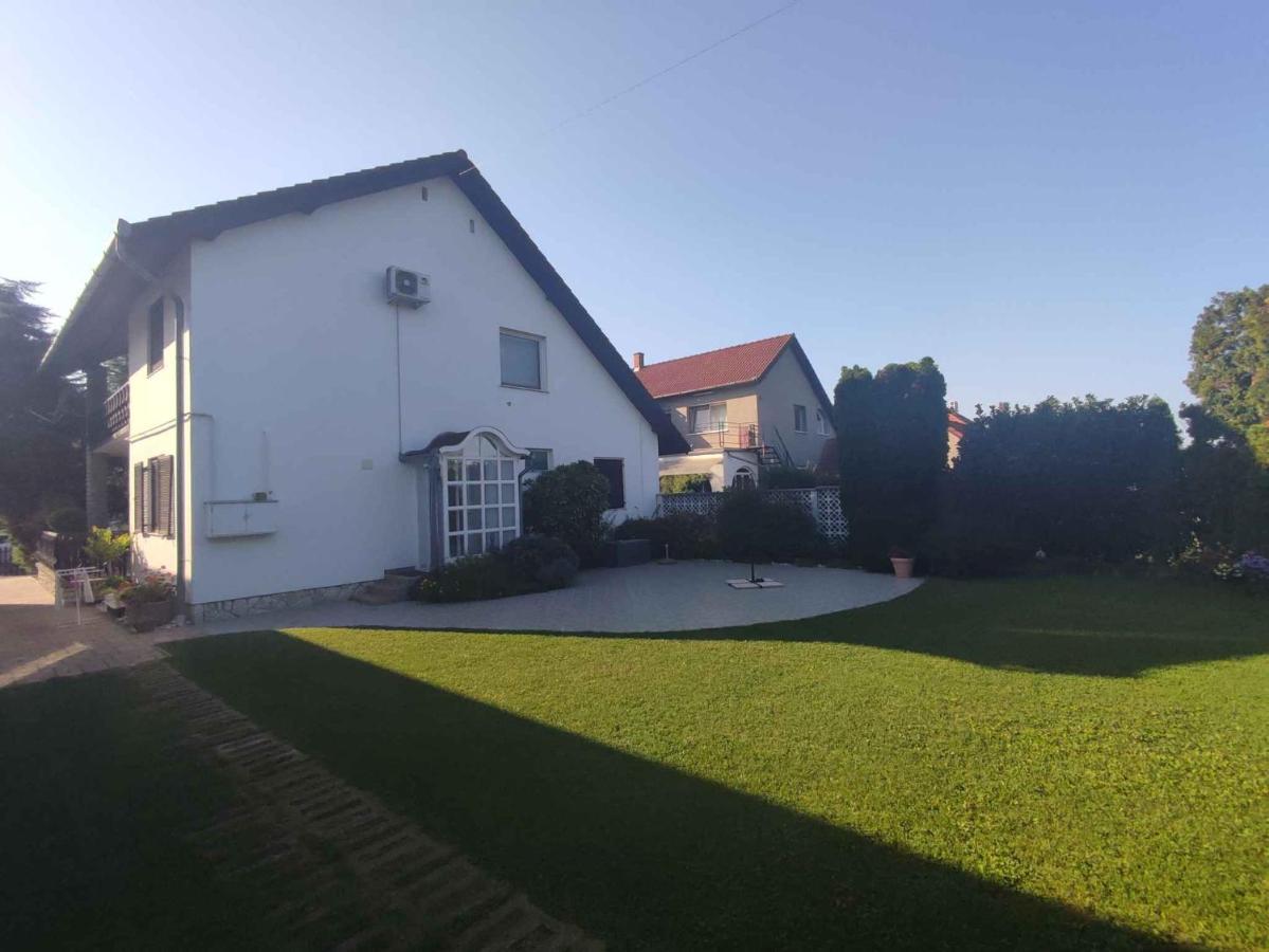 Holiday Home In Balatonboglar 45807 Exteriör bild