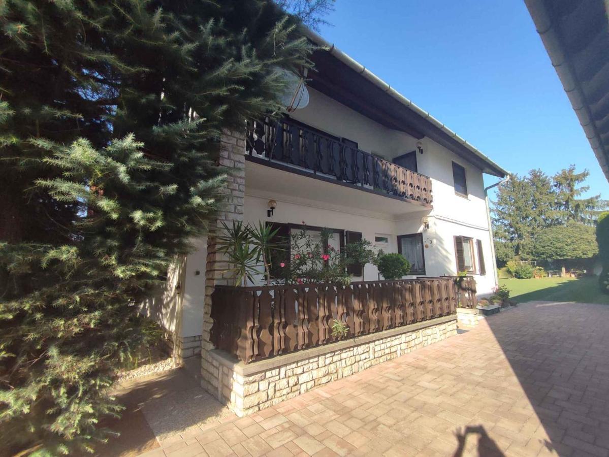 Holiday Home In Balatonboglar 45807 Exteriör bild